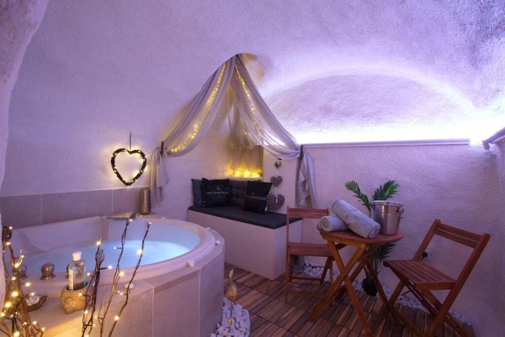 Les Secrets D'Alcove, Nuits Romantiques Avec Spa Экс-ан-Прованс Экстерьер фото