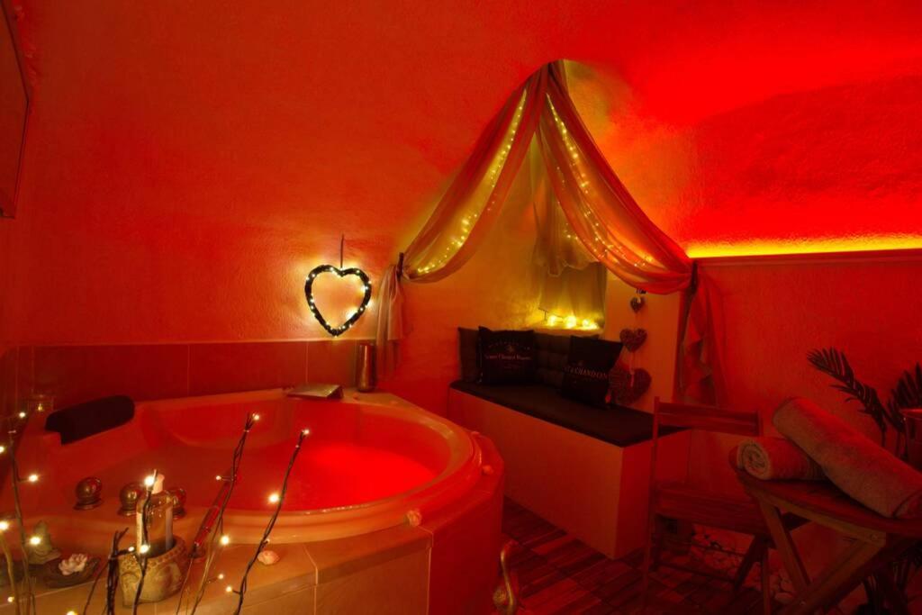 Les Secrets D'Alcove, Nuits Romantiques Avec Spa Экс-ан-Прованс Экстерьер фото