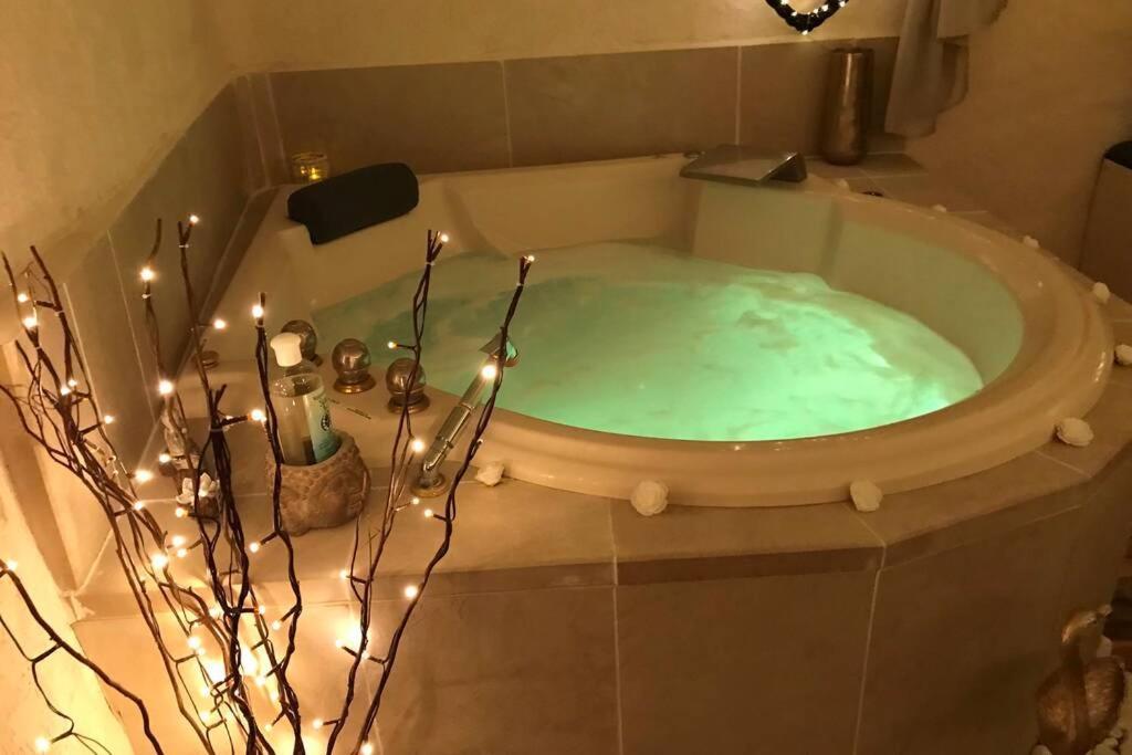 Les Secrets D'Alcove, Nuits Romantiques Avec Spa Экс-ан-Прованс Экстерьер фото